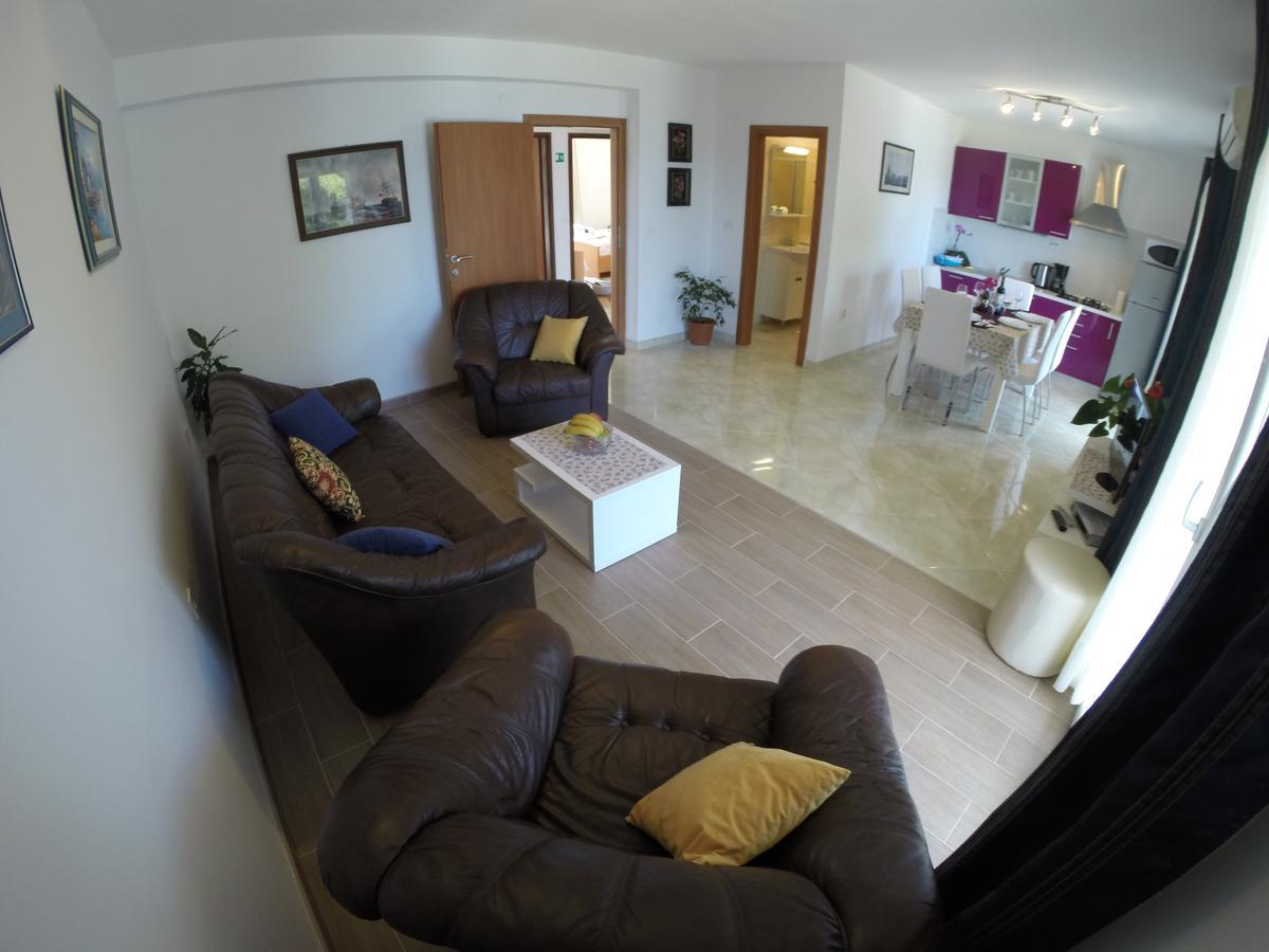 Apartment A. Zizic Слатине Екстер'єр фото