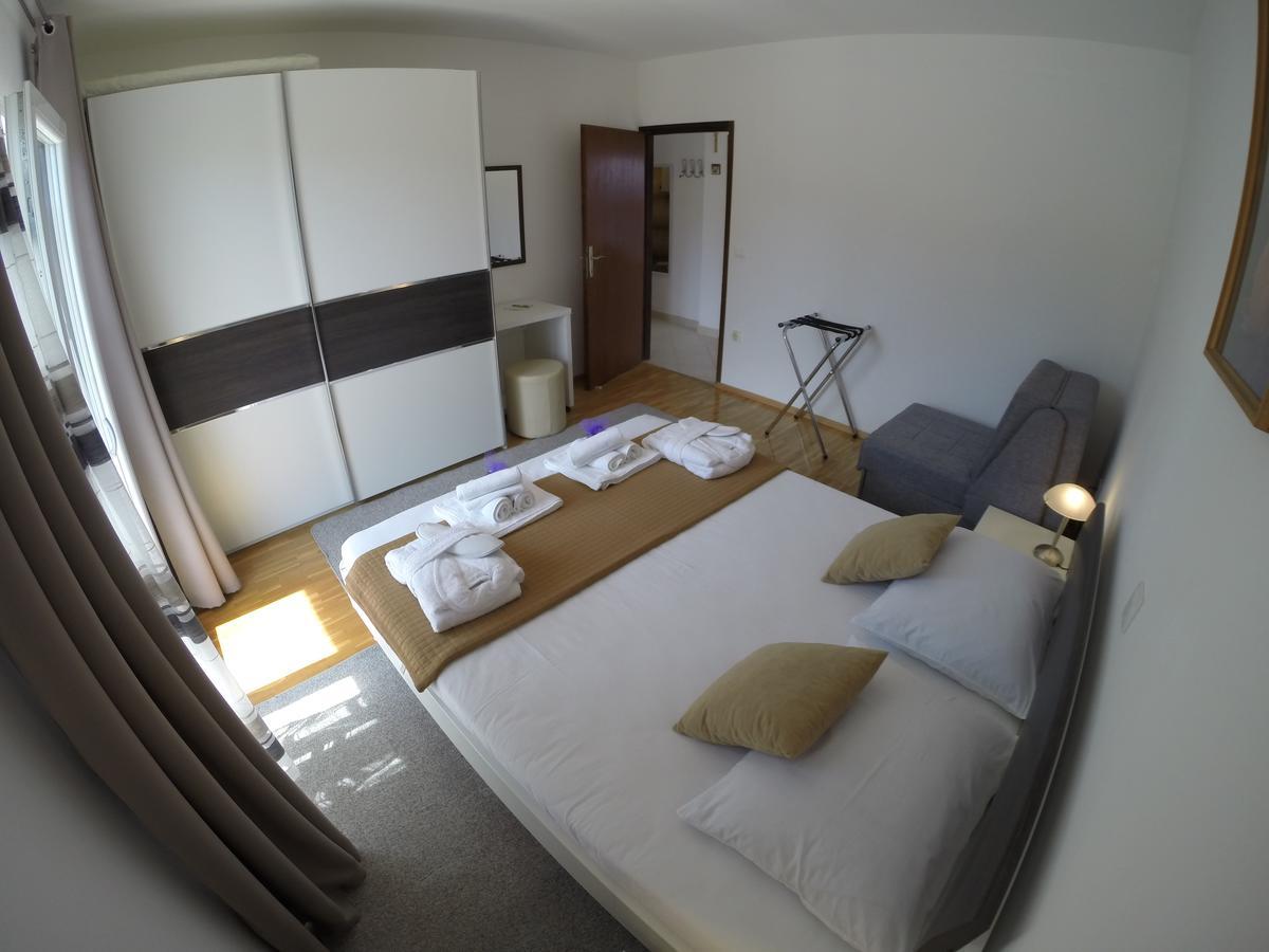 Apartment A. Zizic Слатине Екстер'єр фото